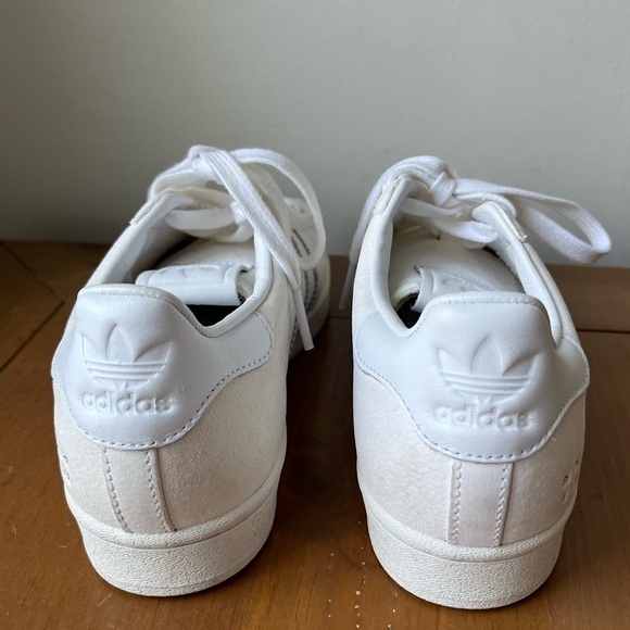 Adidas Superstar Size Tag Unisex Sneakers Cream/White Suede Shell Toe M 6 W 7 - Picture 3 of 12
